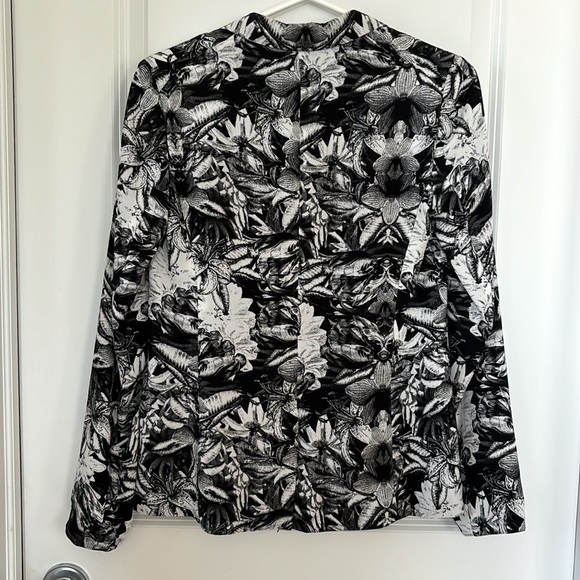 Black and White Floral Print Blazer - Picture 7 of 8